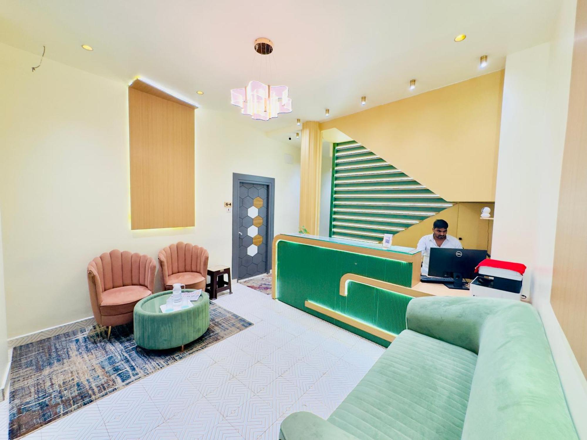 Greens Estate Business Class Hotel 2*