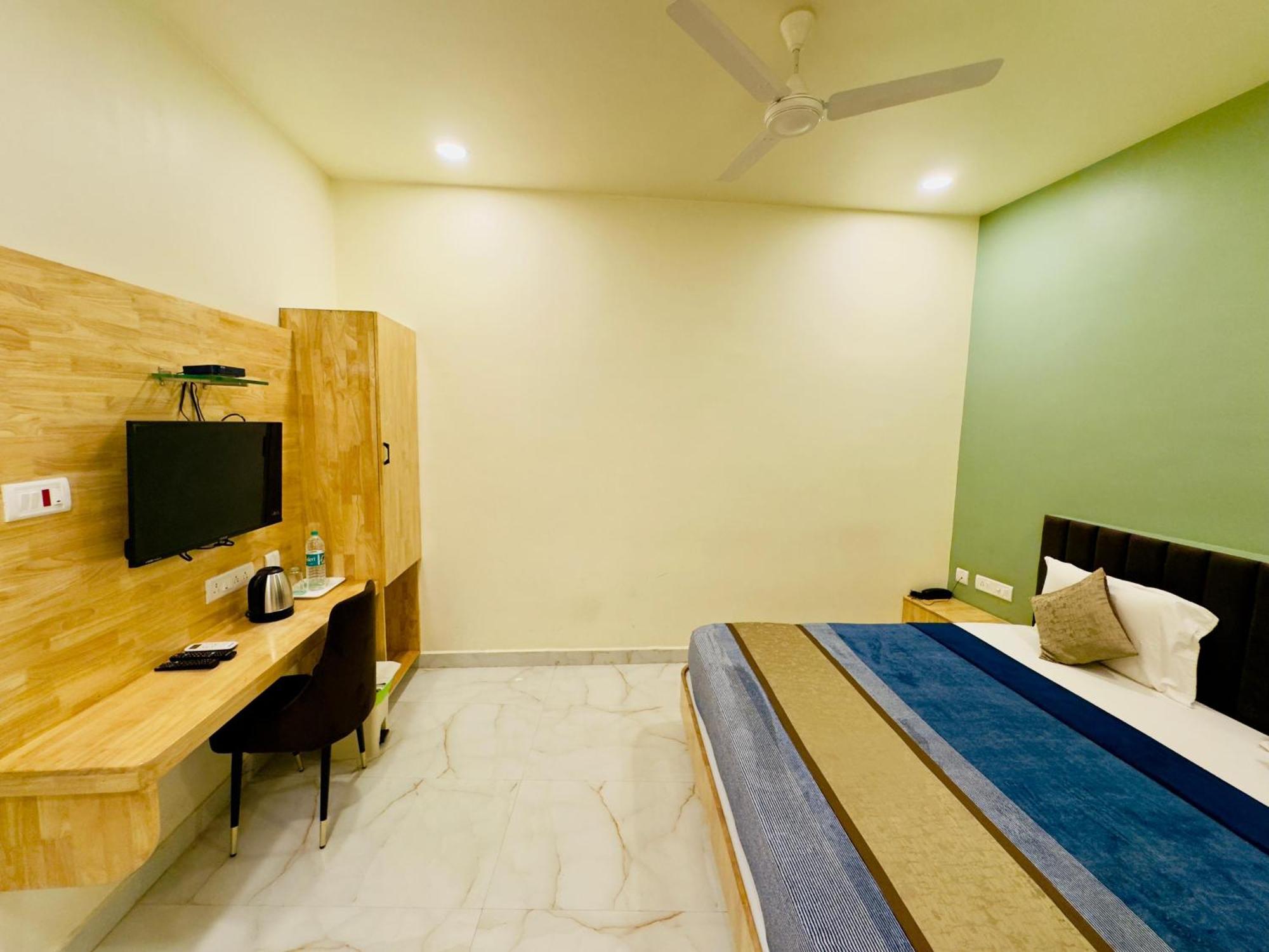Greens Estate Business Class 2* Chennai